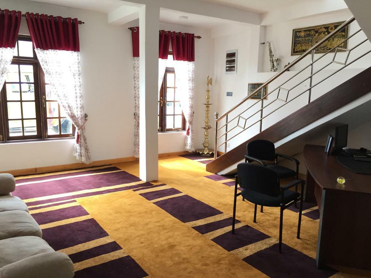 Marigold Home Нувара-Элия Экстерьер фото